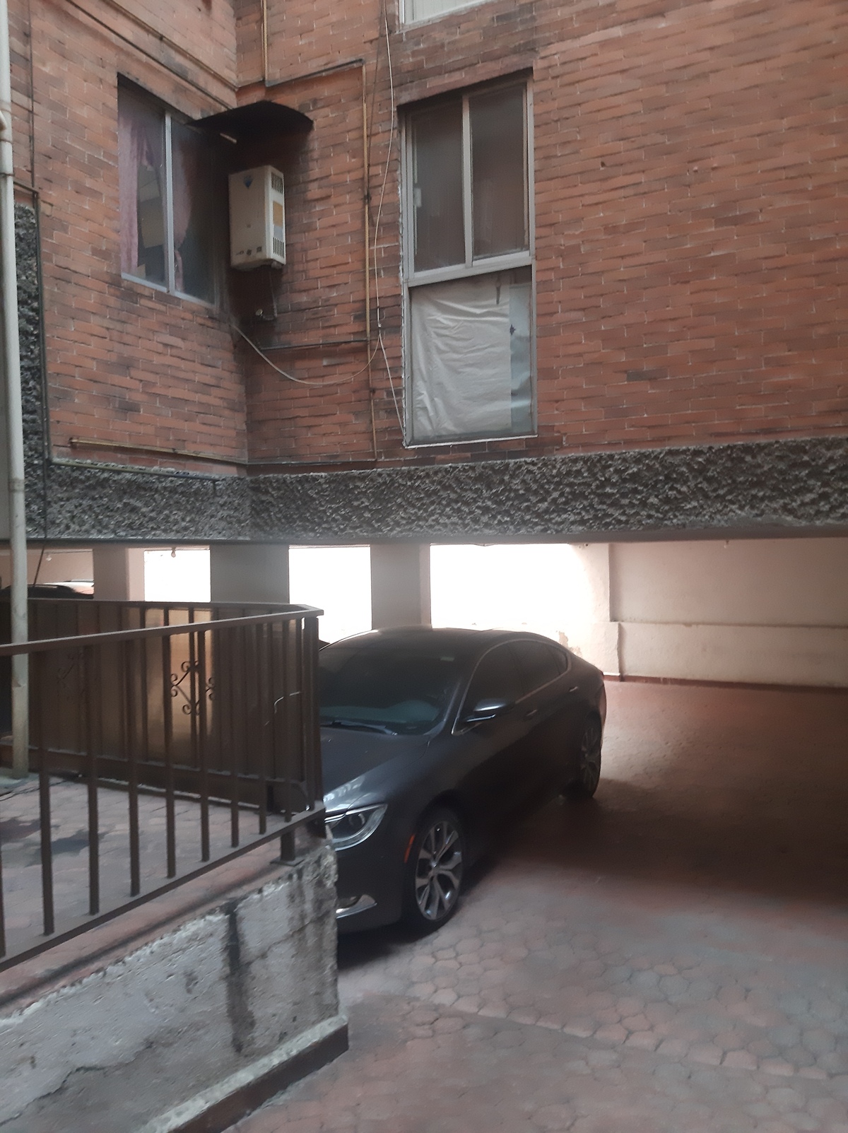 15 of 16: Estacionamiento independiente