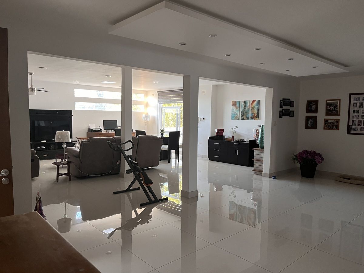 18 of 37: Estancia de tv y usos múltiples