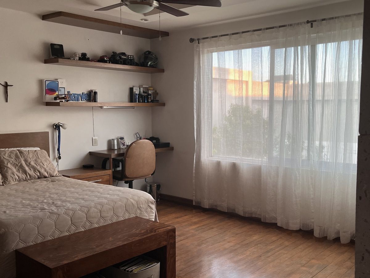 24 of 37: Habitación 2