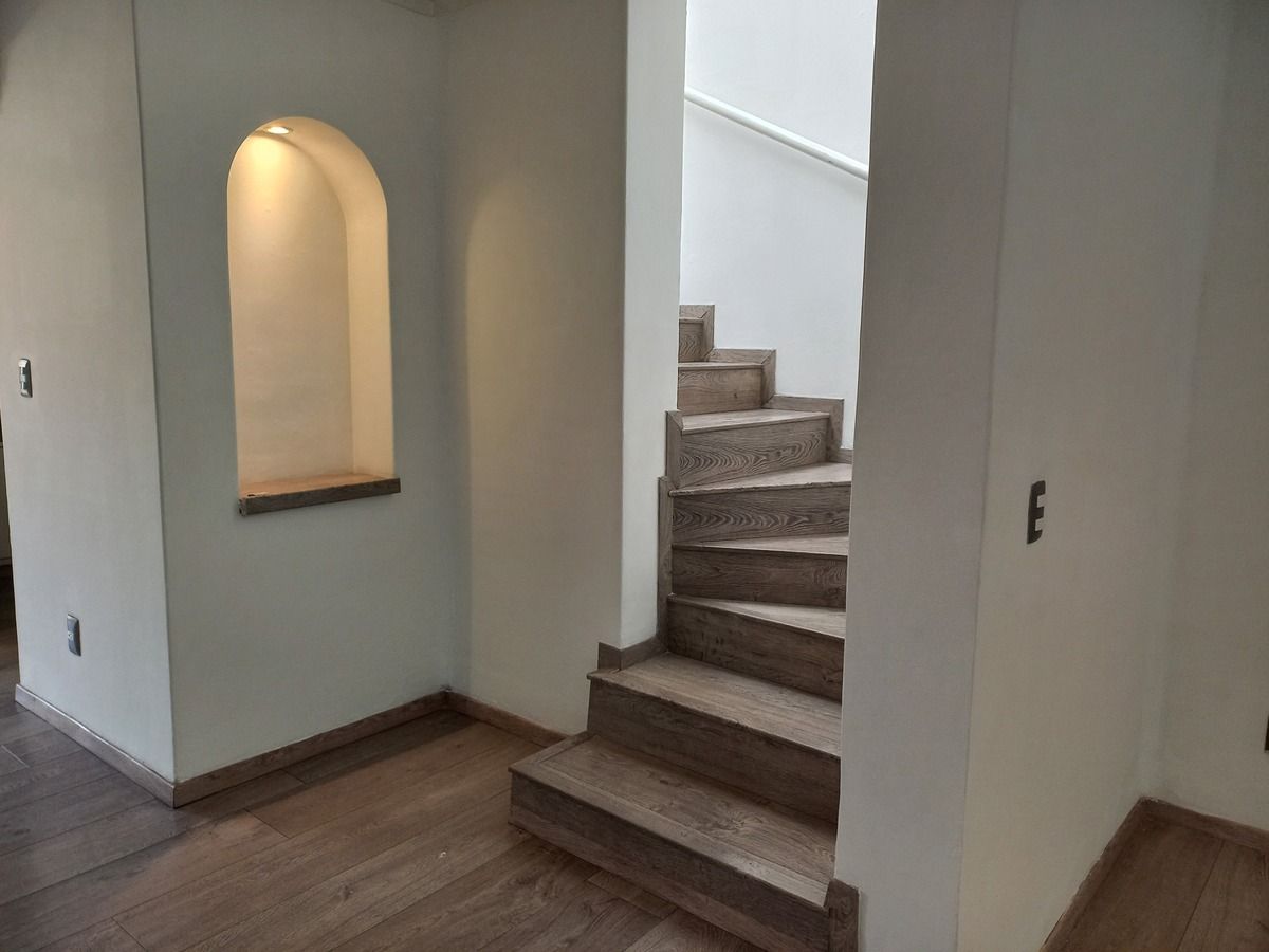 619, Avenida José María Castorena, El Molino, 05240 con 4 Recámaras, 200 Metros Cuadrados, 3 Baños y 2 Puestos de Estacionamiento 619, Avenida José María Castorena, El Molino, 05240 con 4 Recámaras, 200 Metros Cuadrados, 3 Baños y 2 Puestos de Estacionamiento
