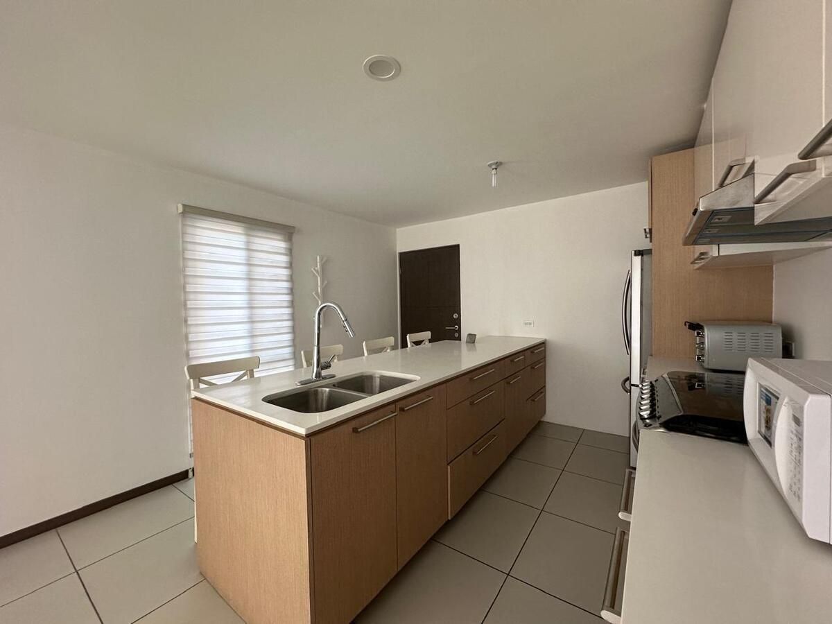 https://assets.easybroker.com/property_images/4826553/81847660/EB-RN6553.jpeg?version=1732152805