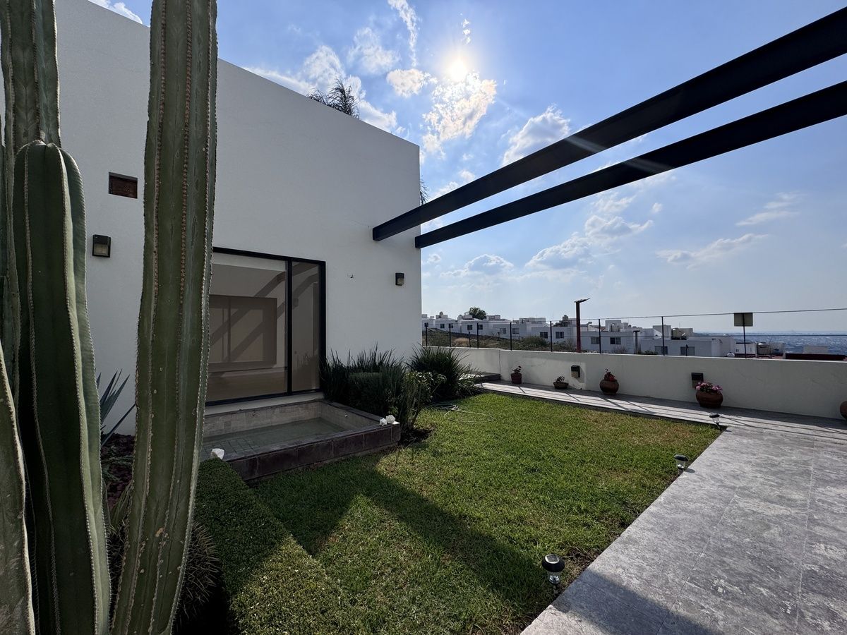 3 de 46: Precioso Jardín