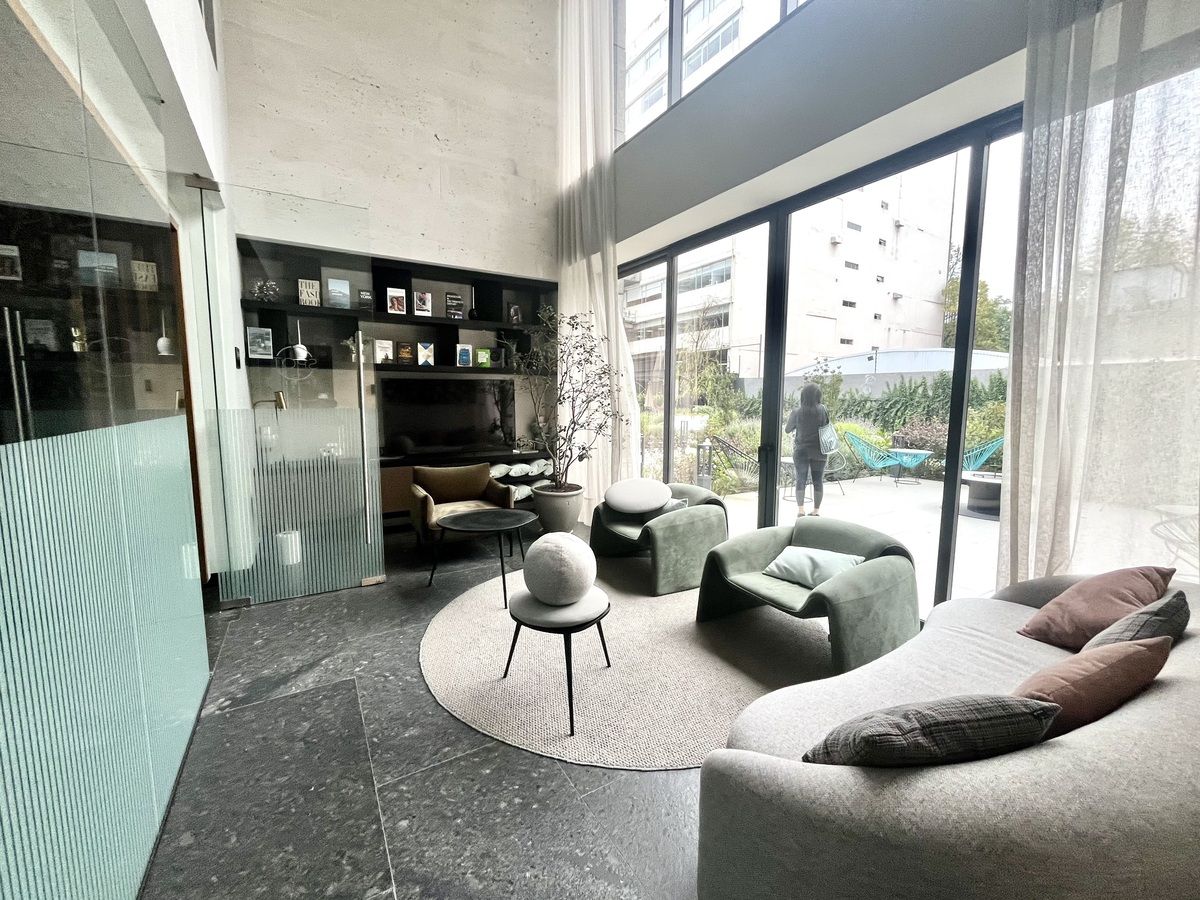 14 de 30: Salón de adultos