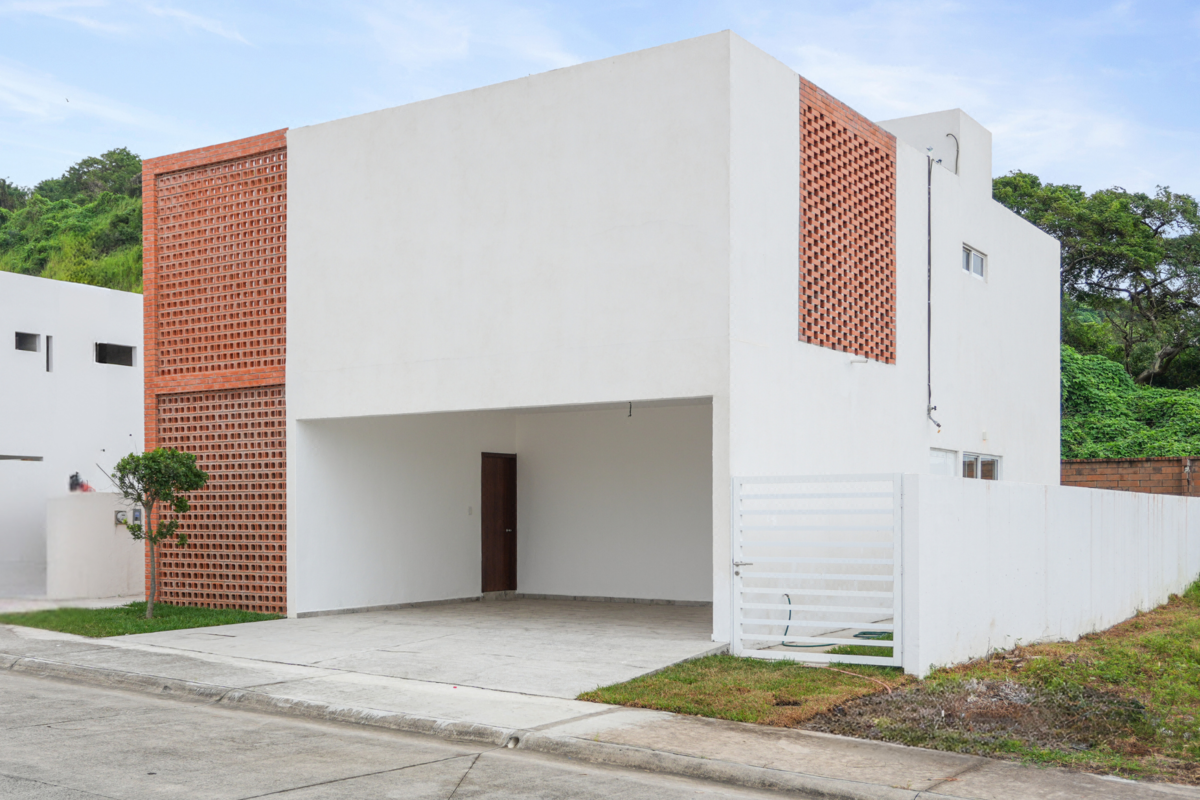 Casa Nueva en Venta en Punta Tiburón de 3 recamaras