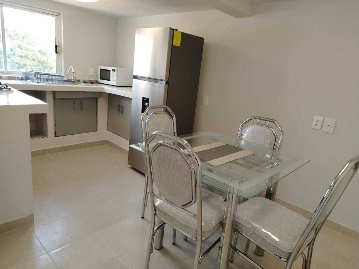 3 de 7: COMEDOR Y COCINA