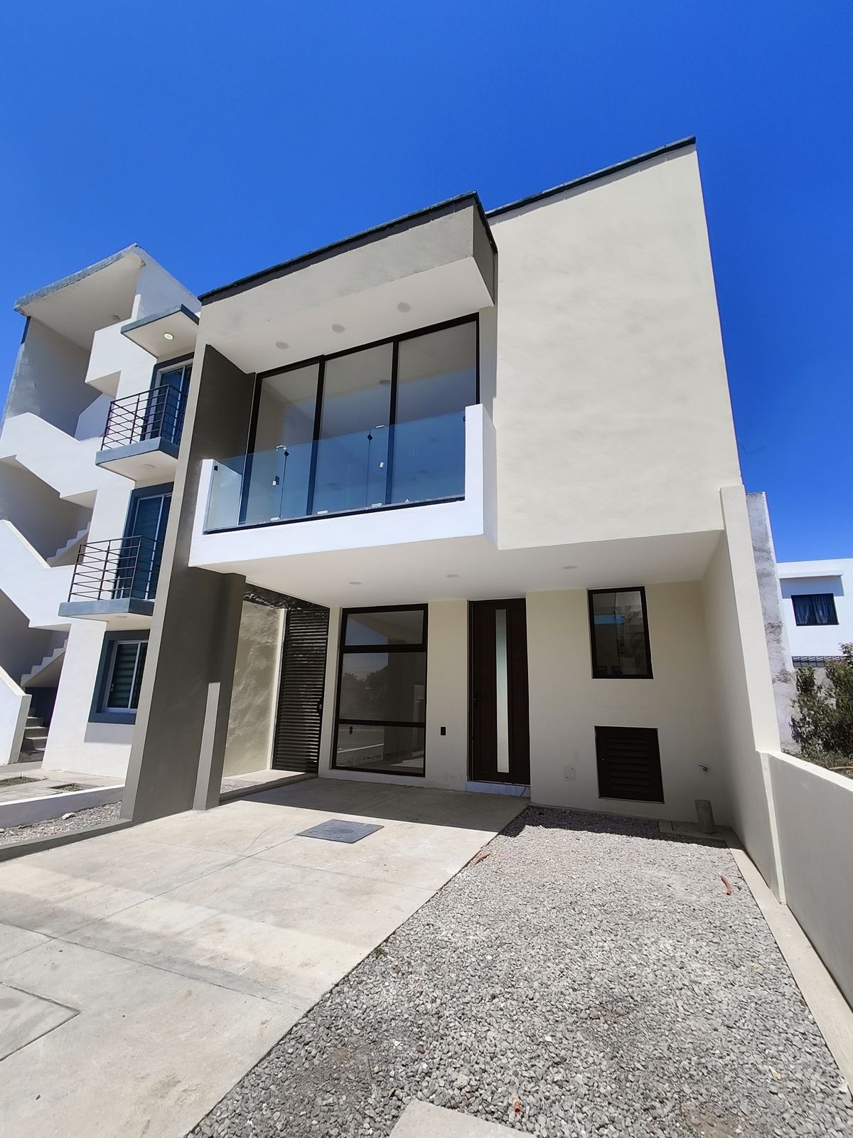 1 de 8: Fachada