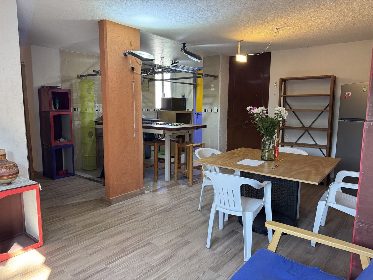 2 de 26: Amplia estancia