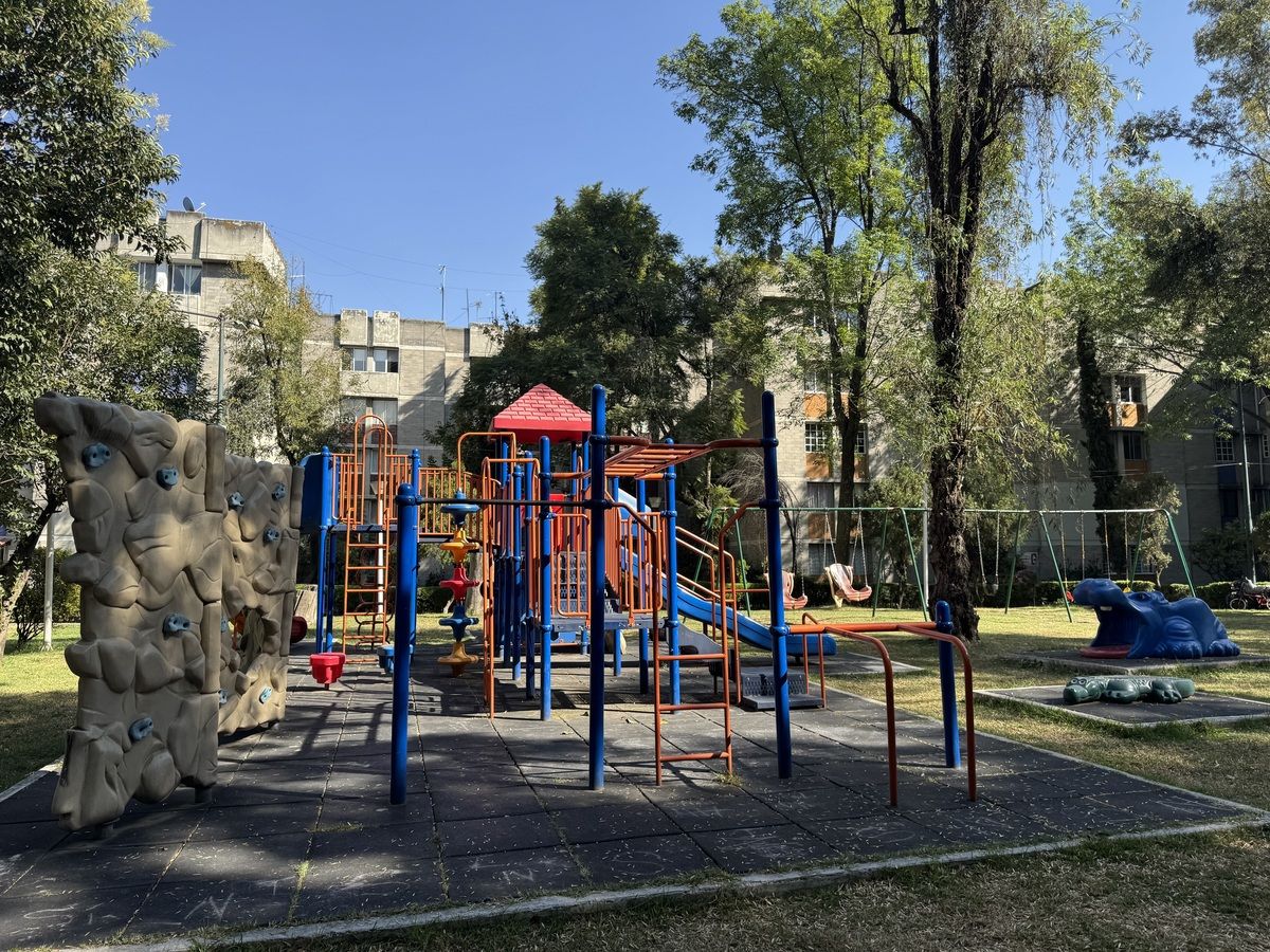 25 de 26: Área de juegos infantiles de muy buena calidad