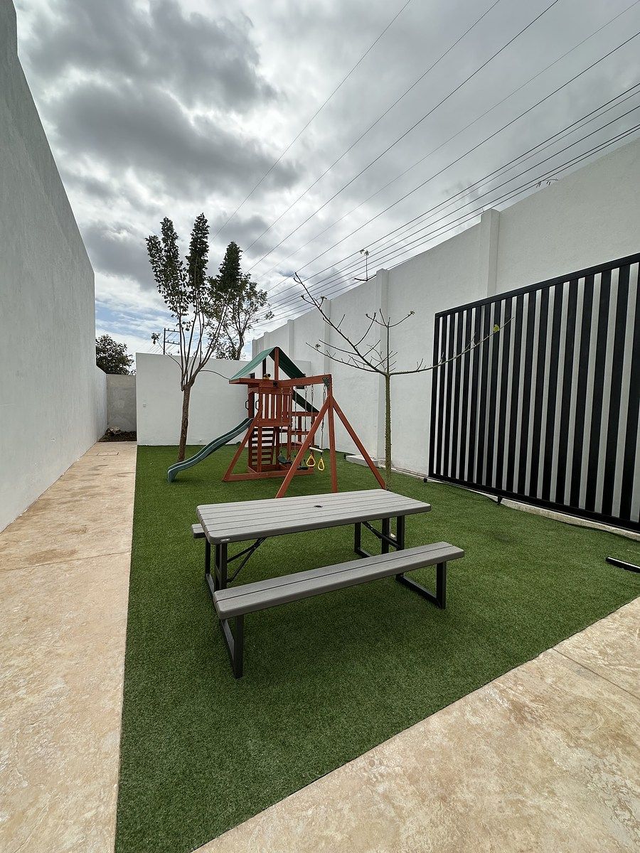 22 of 24: Área de niños