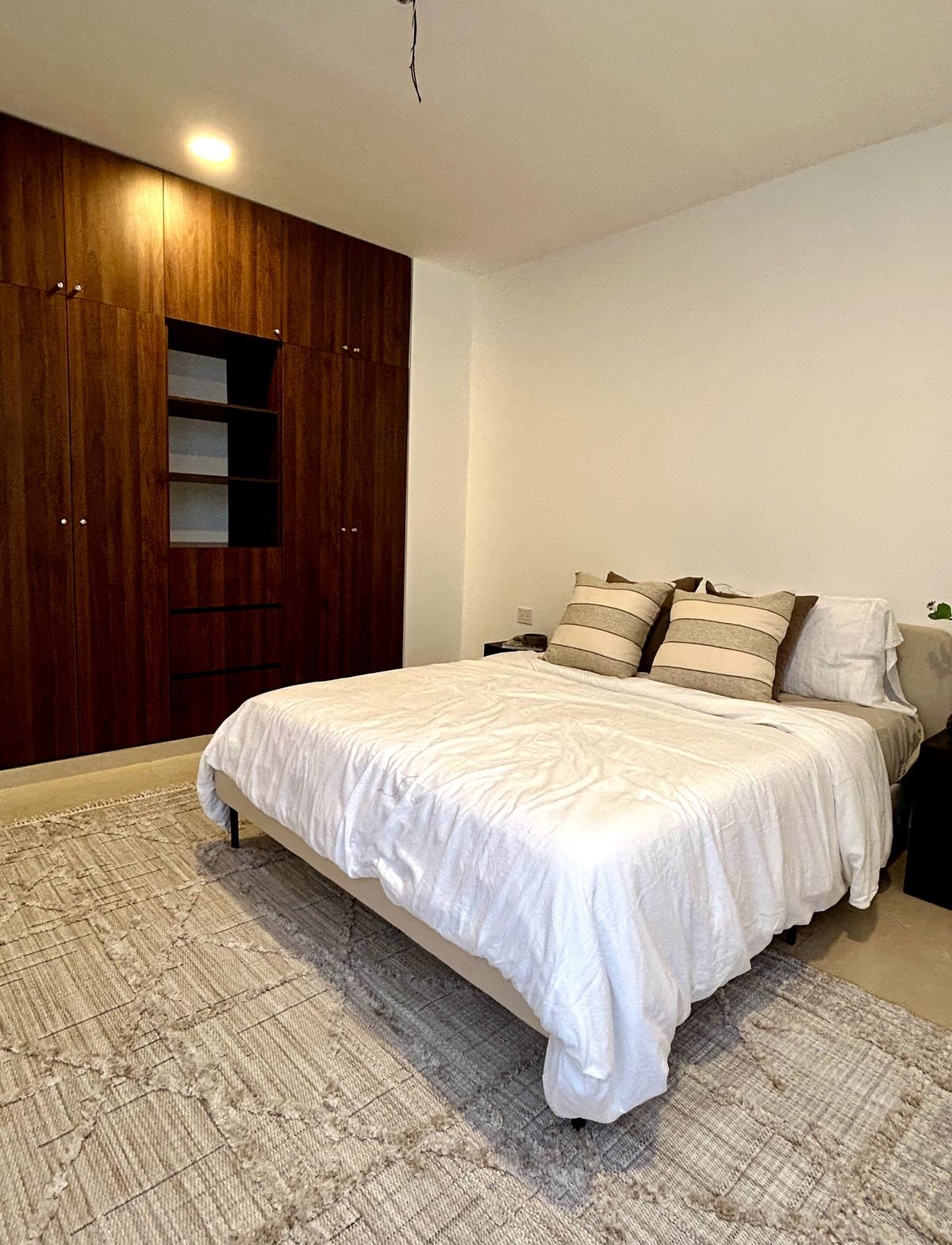 9 of 24: Recámara inferior