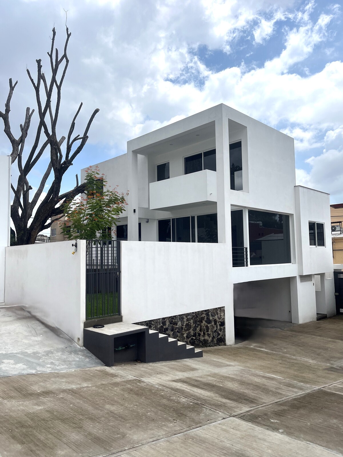 1 of 8: Casa 8