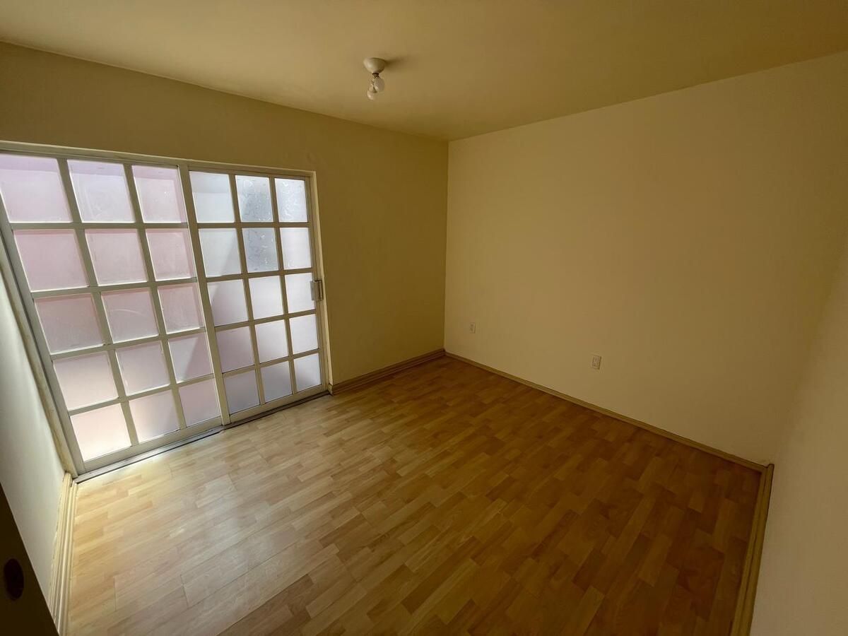 16 of 26: Habitación Secundaria 2