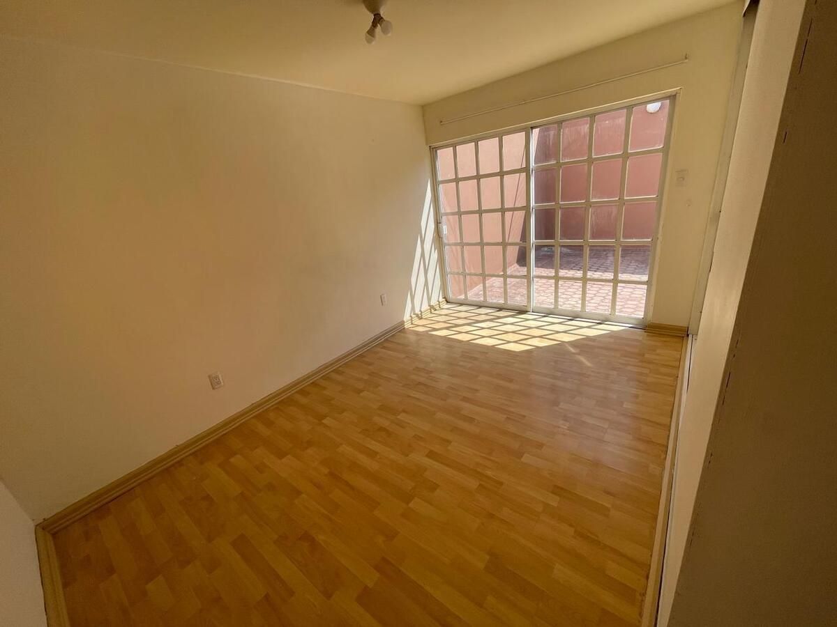 15 of 26: Habitación Secundaria 1