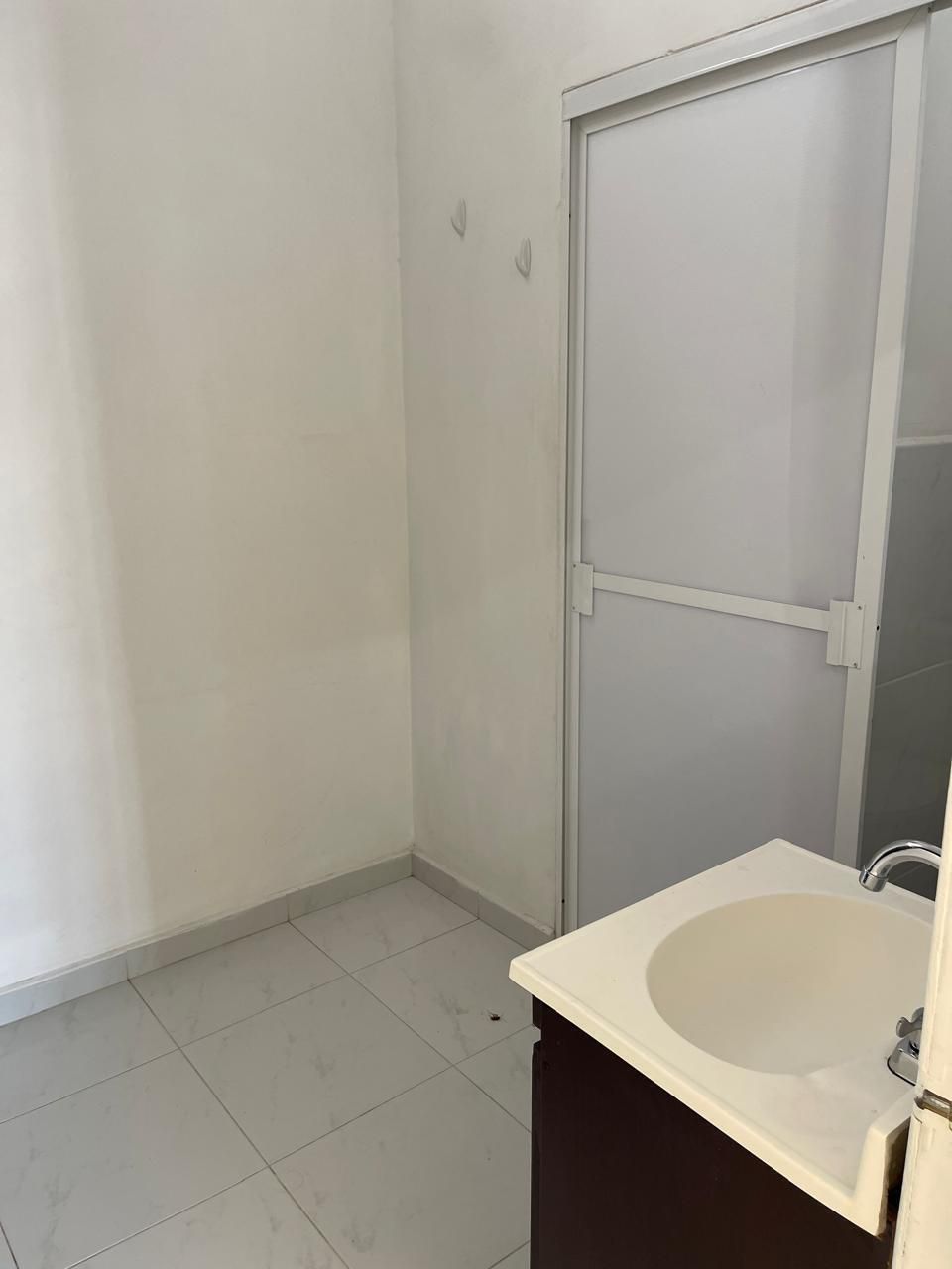 12 of 26: Baño Habitación Principal