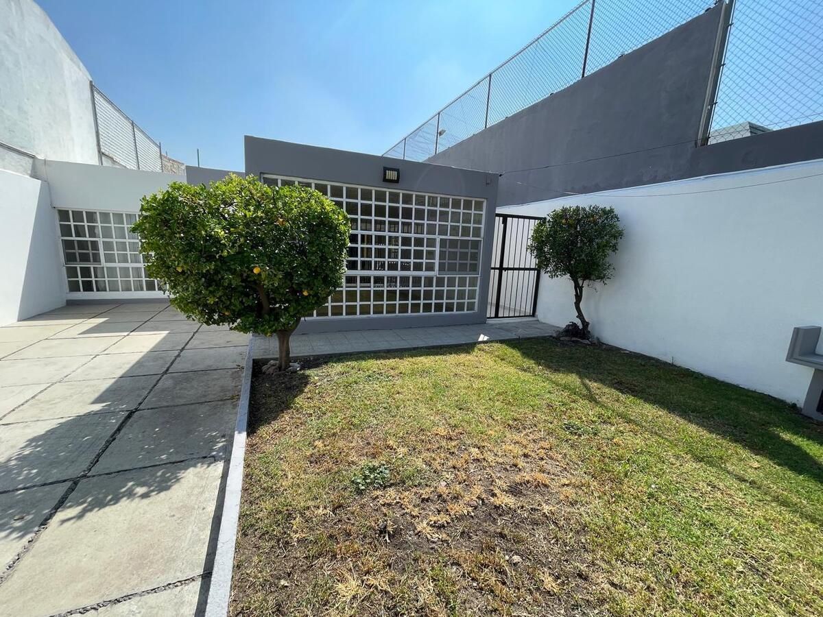 26 of 26: Fachada