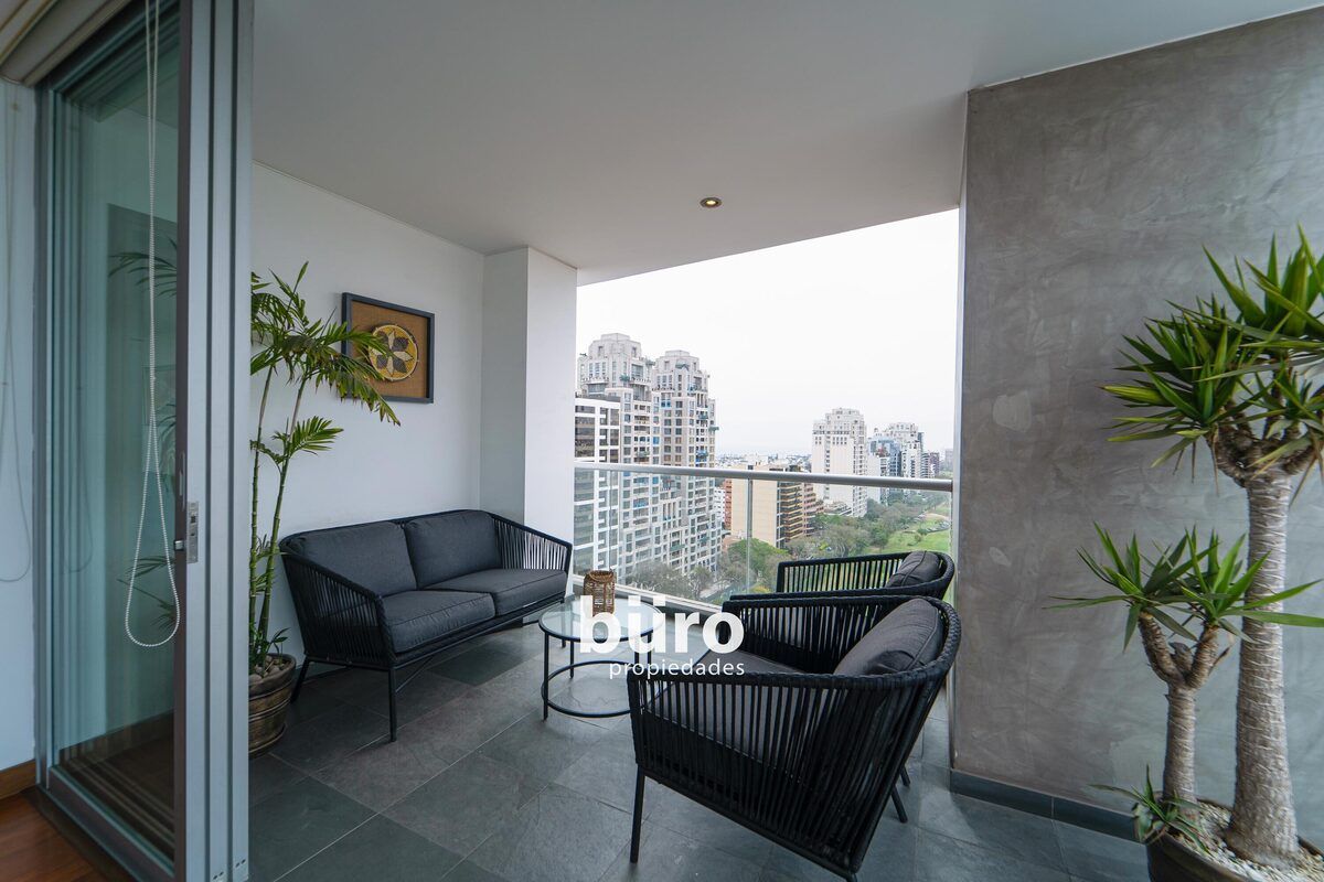 19 de 27: Terraza en primer piso