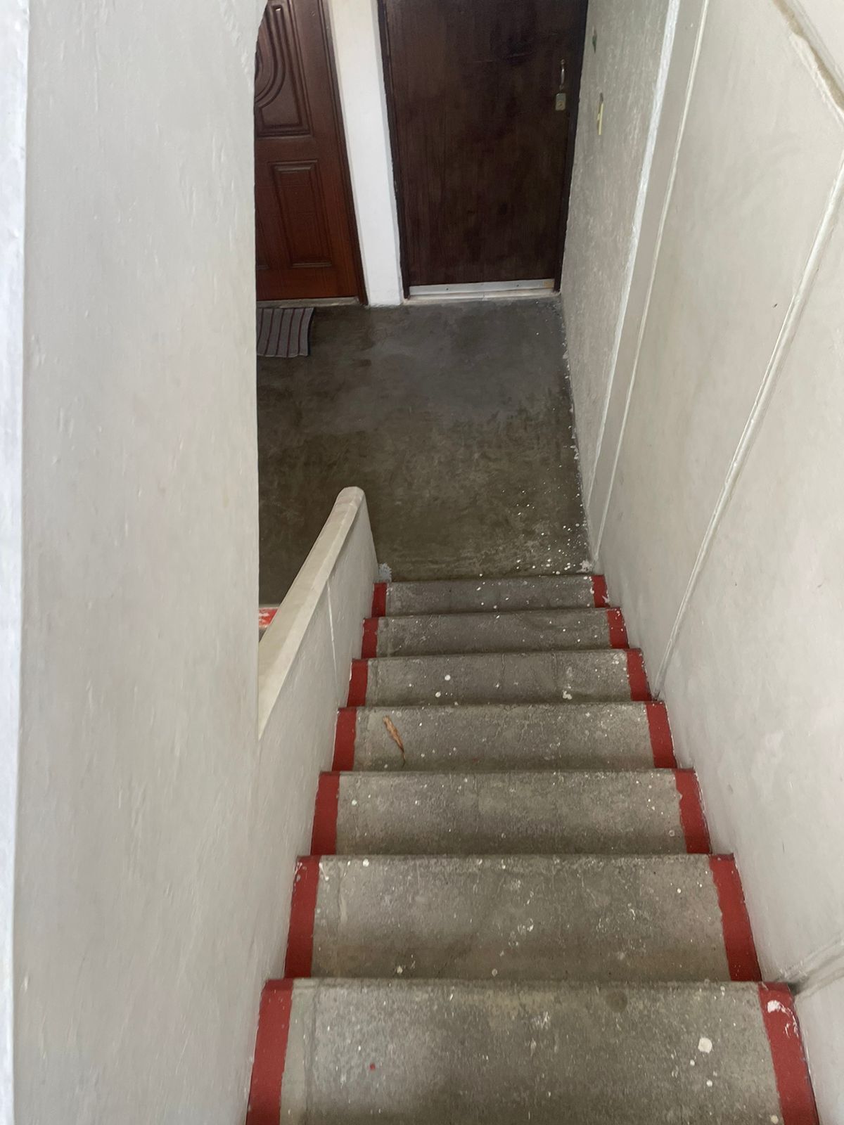 24 of 28: Acceso a primer piso