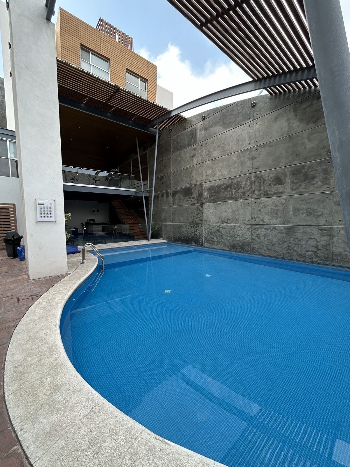 Departamento en planta baja en Vertice altos juriquilla