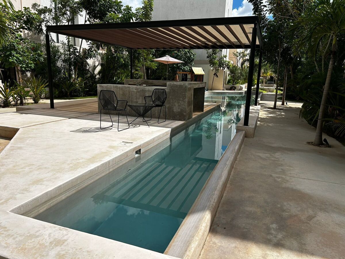 2 de 16: CARRIL DE NADO