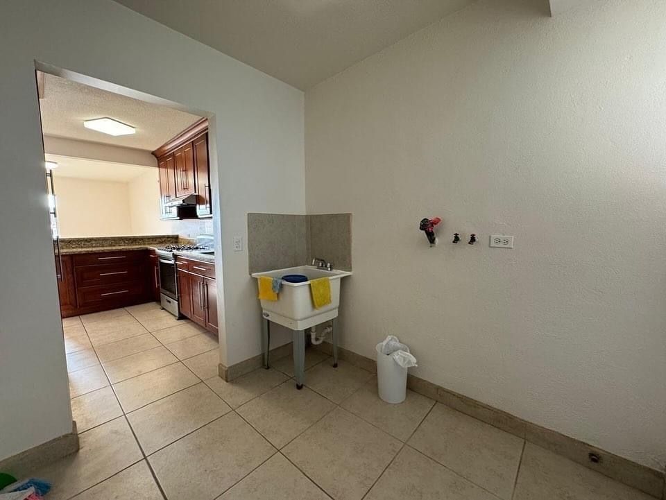 9 de 18: Cuarto de lavar