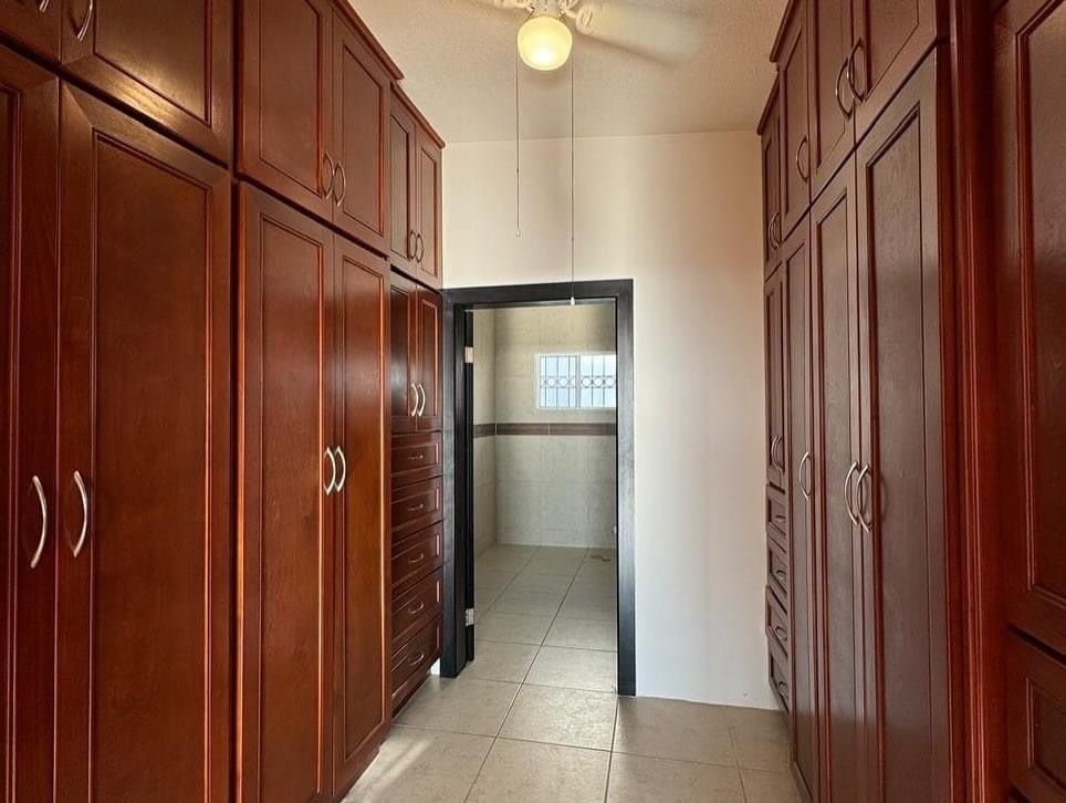 15 de 18: Walk-in closet