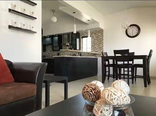 3 de 13: Sala, comedor y cocina