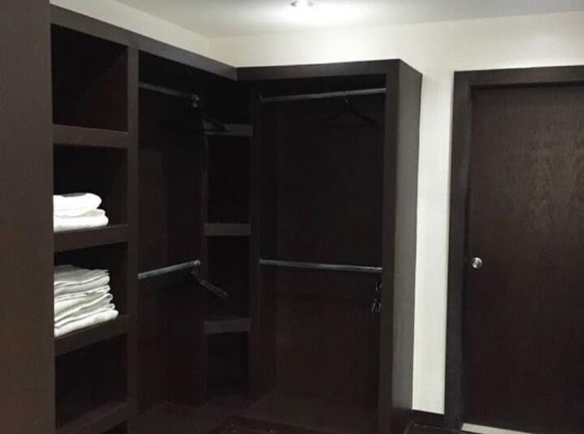 11 de 13: Walking closet