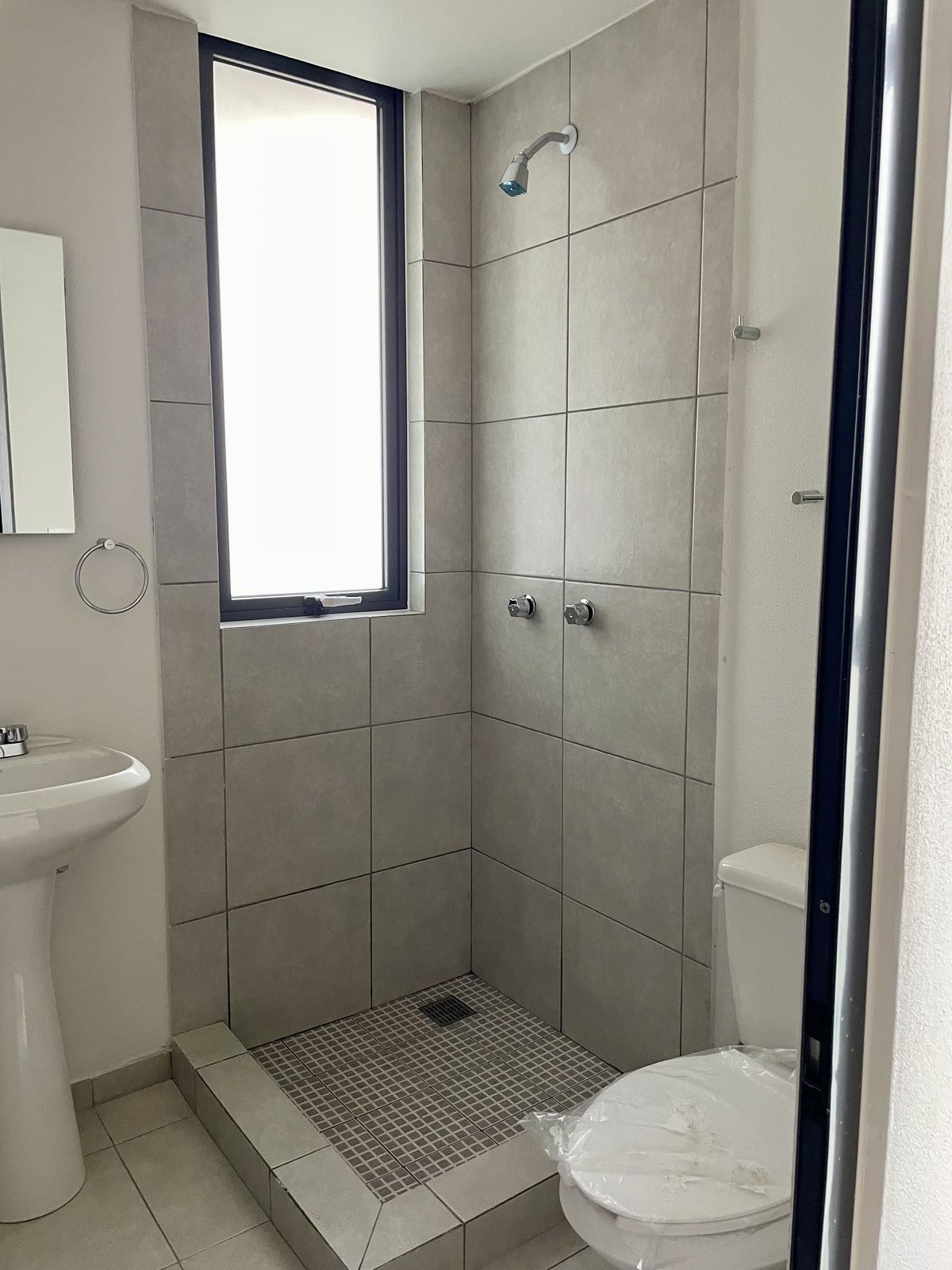 Area de Servicio y Lavado con Baño