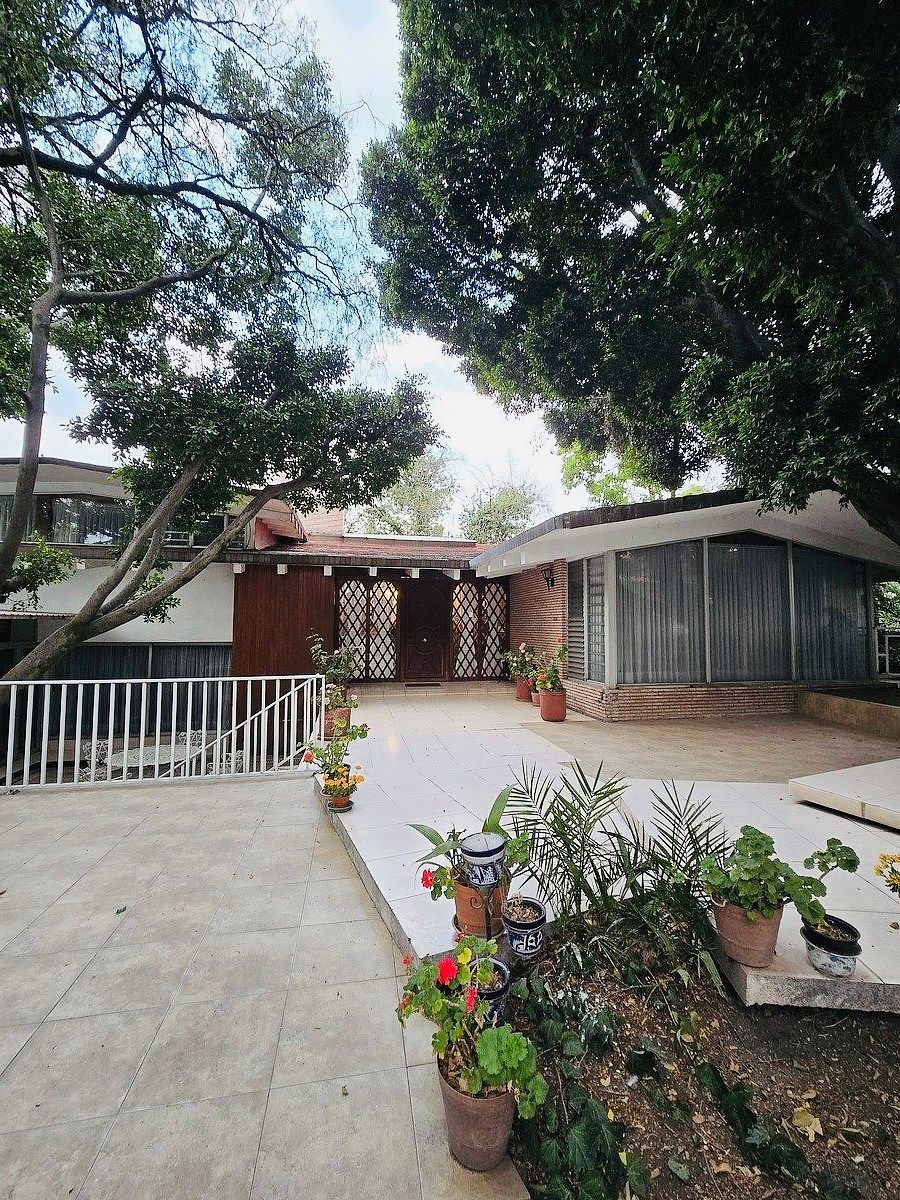 Fina residencia de distinguida elegancia con ambientes muy espaciosos, foto 1 de 48