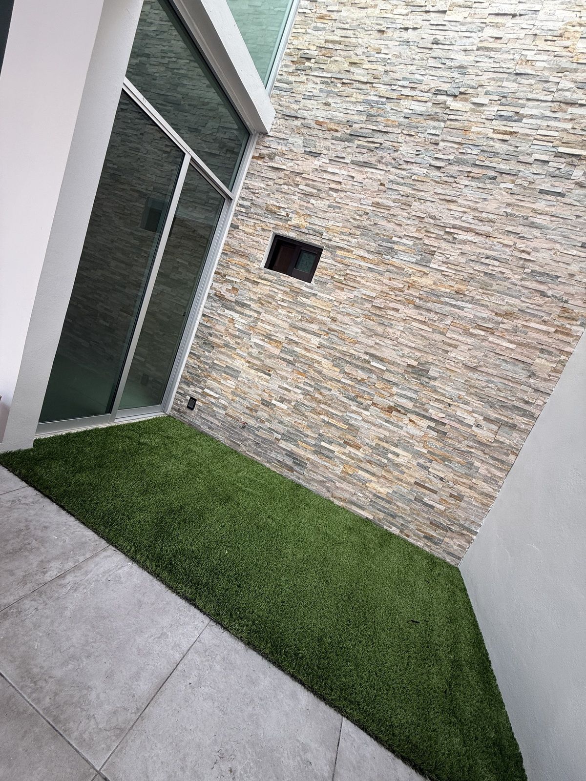 7 de 22: AREA VERDE EN LA COCHERA