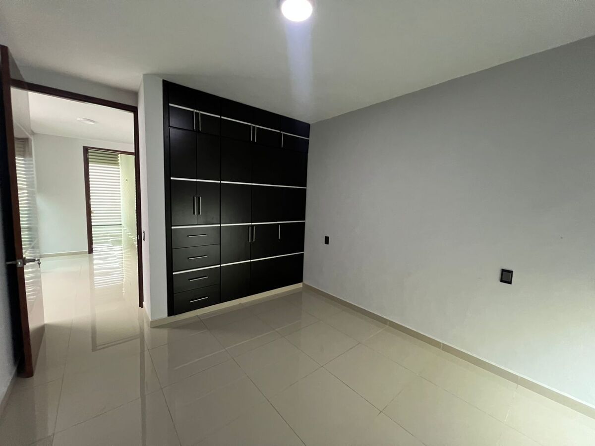 17 de 22: RECAMARA SECUNDARIA