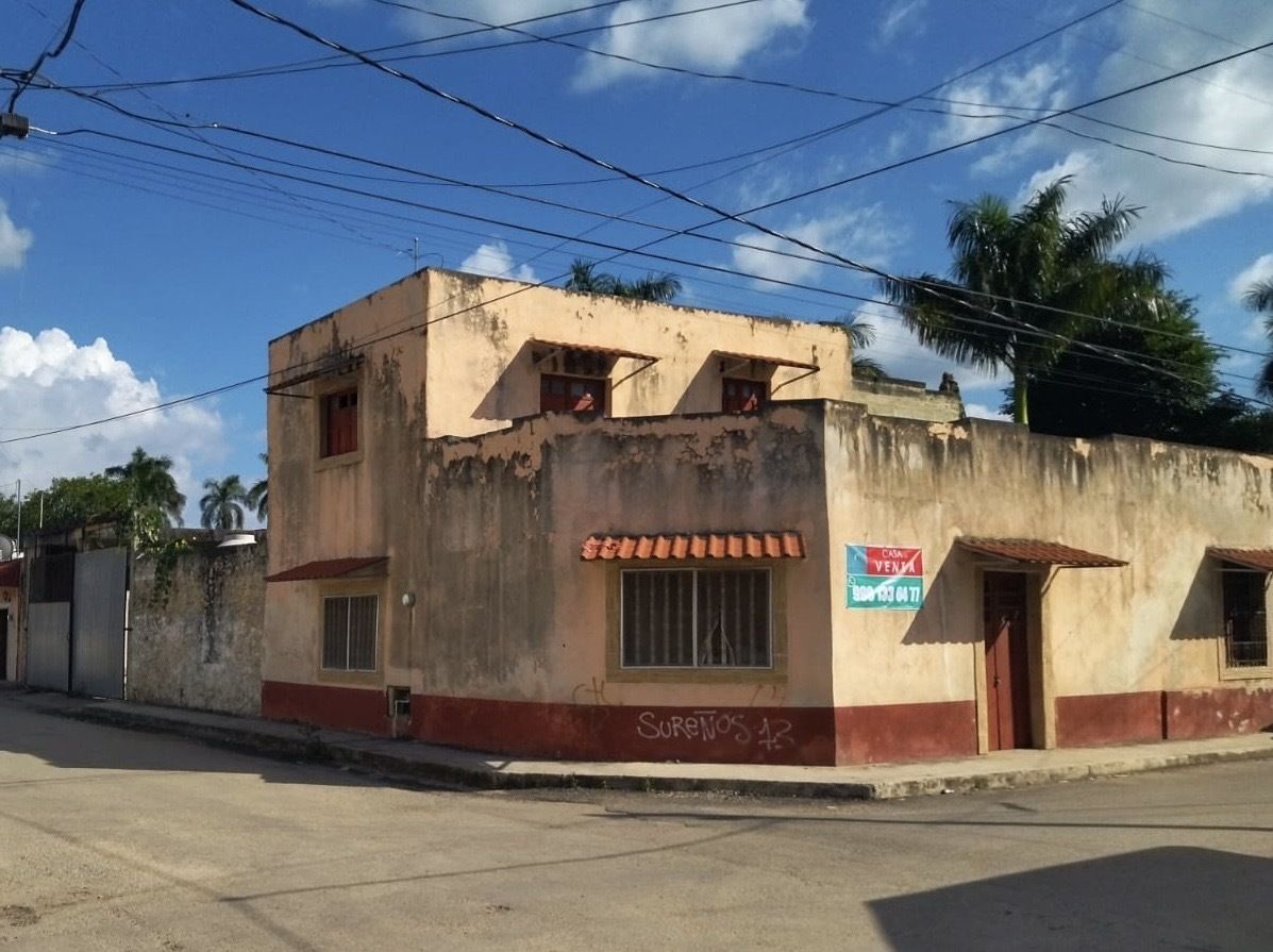 1 de 24: Casa en esquina dos plantas a una cuadra del centro