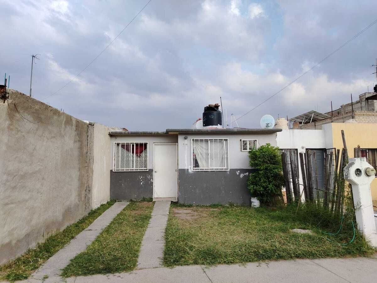 ZAPOPAN COLINDA VALLE IMPERIAL UN PISO JARDINES DE SAN GONZALO. - foto 1