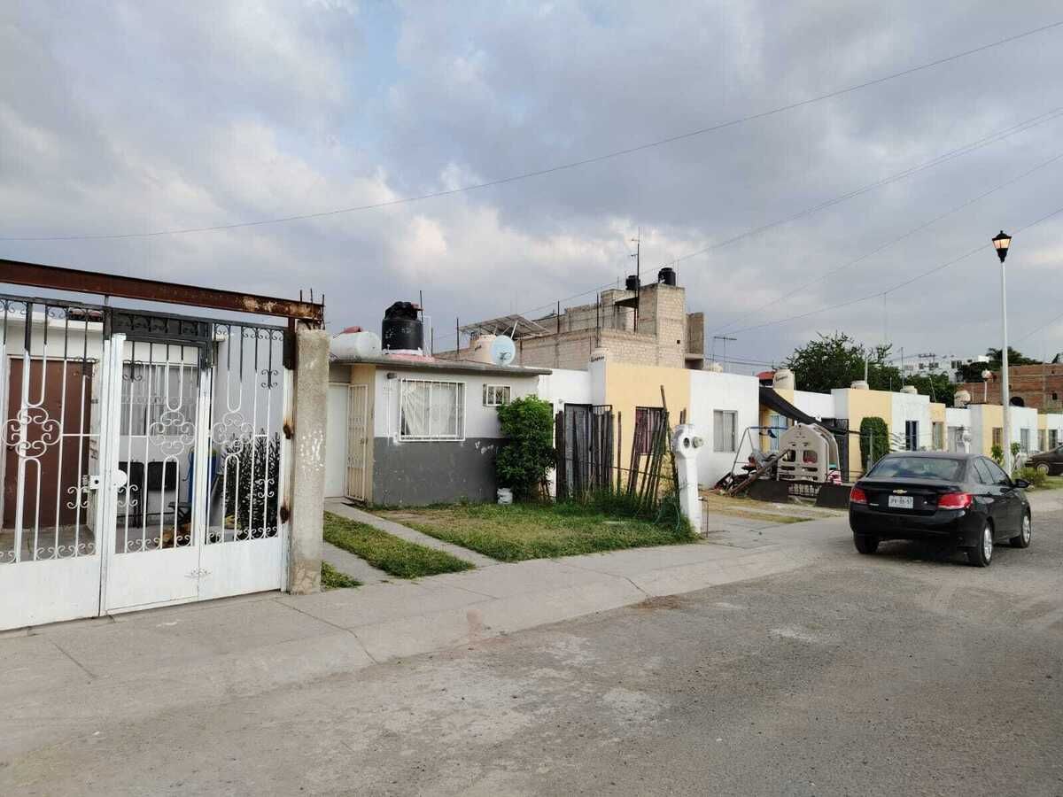 ZAPOPAN COLINDA VALLE IMPERIAL UN PISO JARDINES DE SAN GONZALO. - foto 2