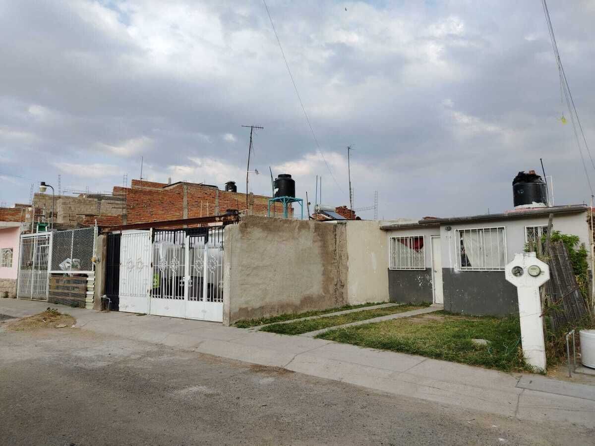 ZAPOPAN COLINDA VALLE IMPERIAL UN PISO JARDINES DE SAN GONZALO. - foto 3
