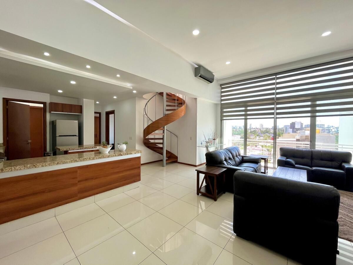 https://assets.easybroker.com/property_images/4836318/82041761/EB-RO6318.JPG?version=1730757228