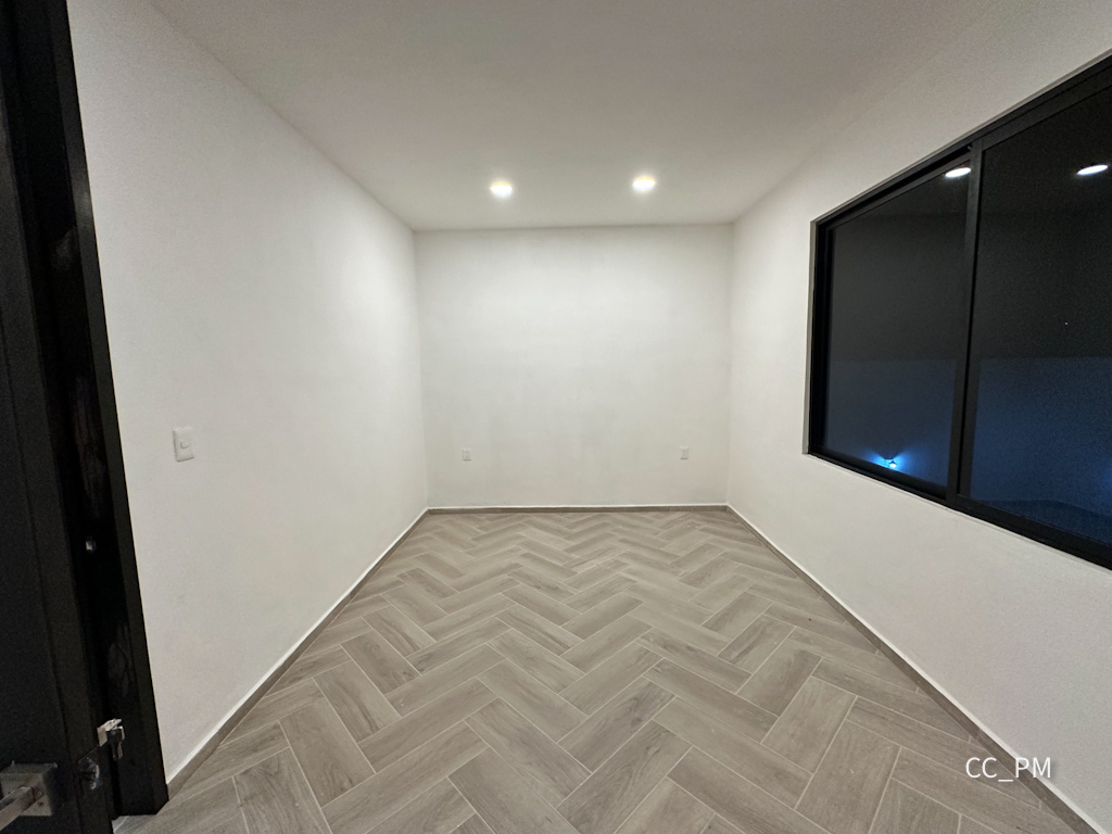 9 de 33: Habitación o Estudio