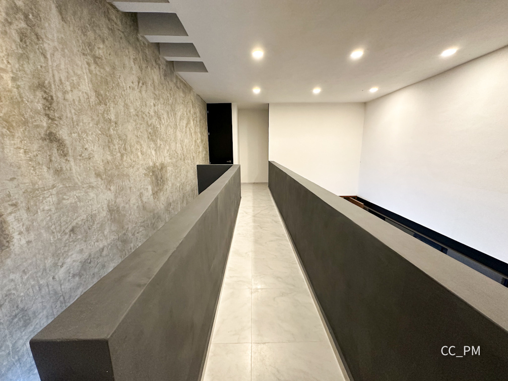 8 de 33: Pasillo de Distribución