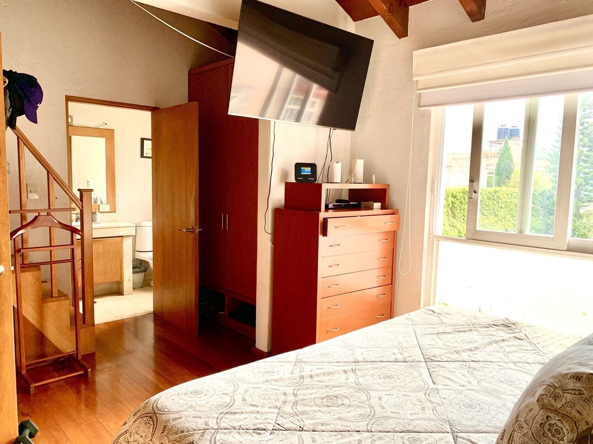 16 de 39: Clóset y entrada al baño integrado