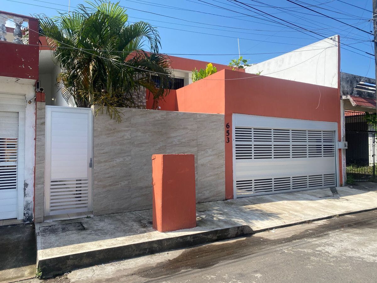 Casa en venta en Fracc. Floresta. VERACRUZ, VER. EXCELENTE INVERSIÓN
