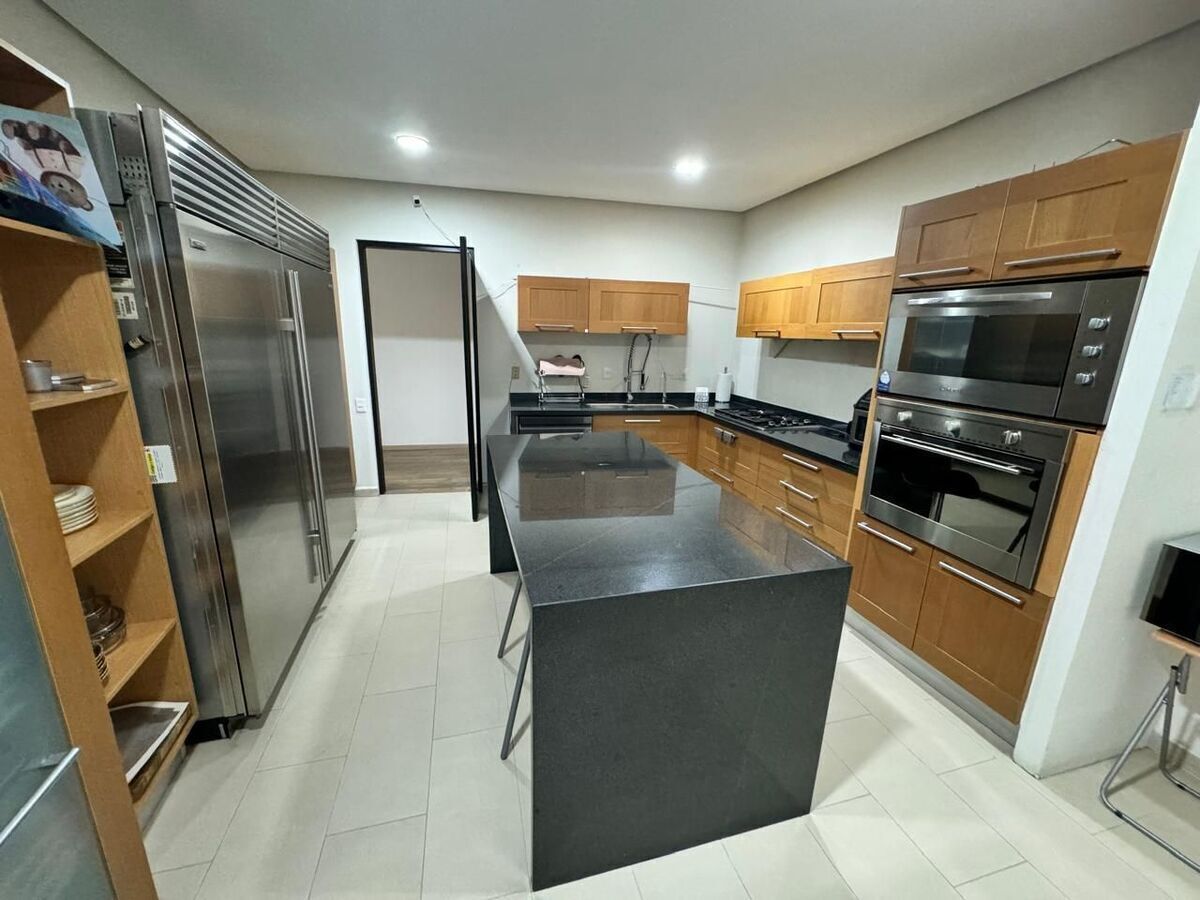 130, Paseo de los Tamarindos, Bosques de las Lomas, 05120 con 3 Recámaras, 3 Baños, 300 Metros Cuadrados y 3 Puestos de Estacionamiento 130, Paseo de los Tamarindos, Bosques de las Lomas, 05120 con 3 Recámaras, 3 Baños, 300 Metros Cuadrados y 3 Puestos de Estacionamiento