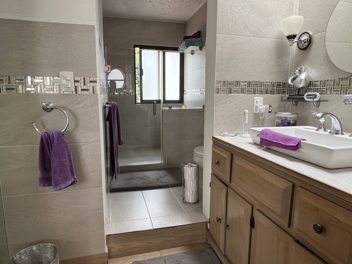 7 of 49: BAÑO RECÁMARA PRINCIPALA