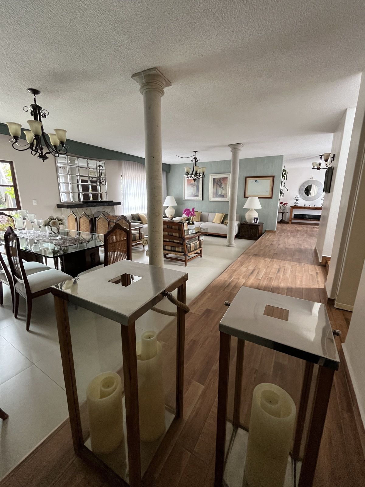 1 of 49: ESTANCIA HACIA PASILLO DE ENTRADA