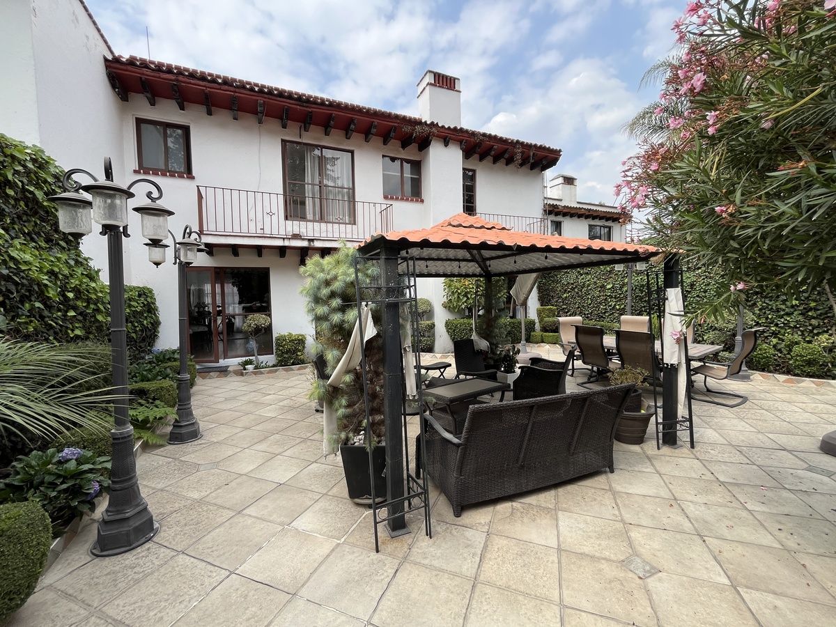 41 of 49: PATIO/JARADÍN