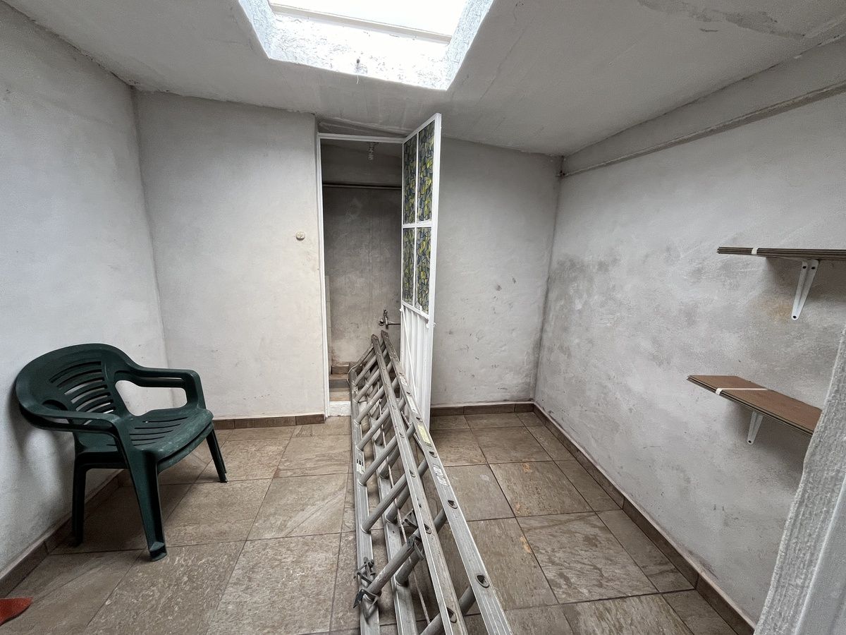 44 of 49: CUARTO DE SERVICIO