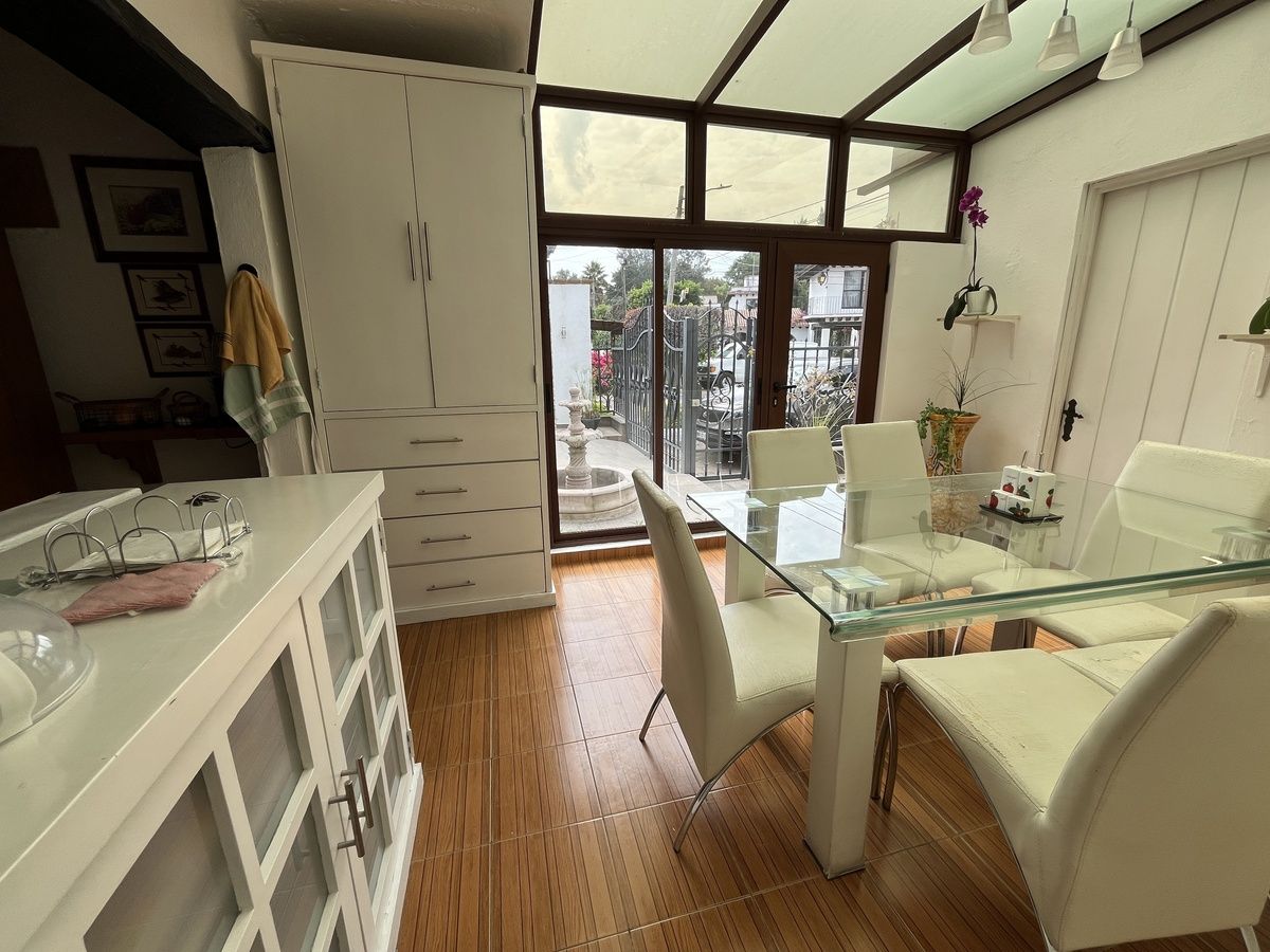 46 of 49: DESAYUNADOR