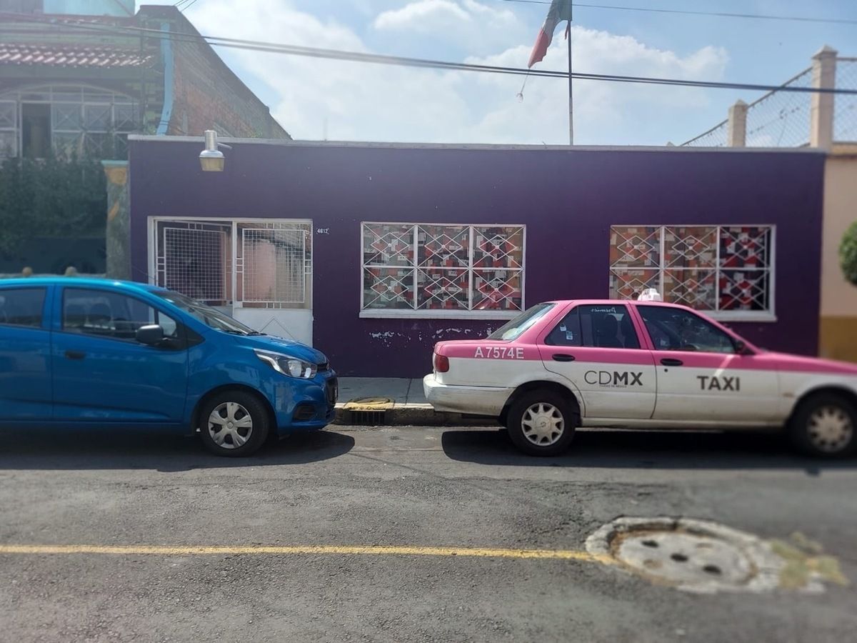 CASA COMO TERRENO A LA VENTA A 1 CALLE DE CALZADA VALLEJO CON USO DE SUELO MIXTO