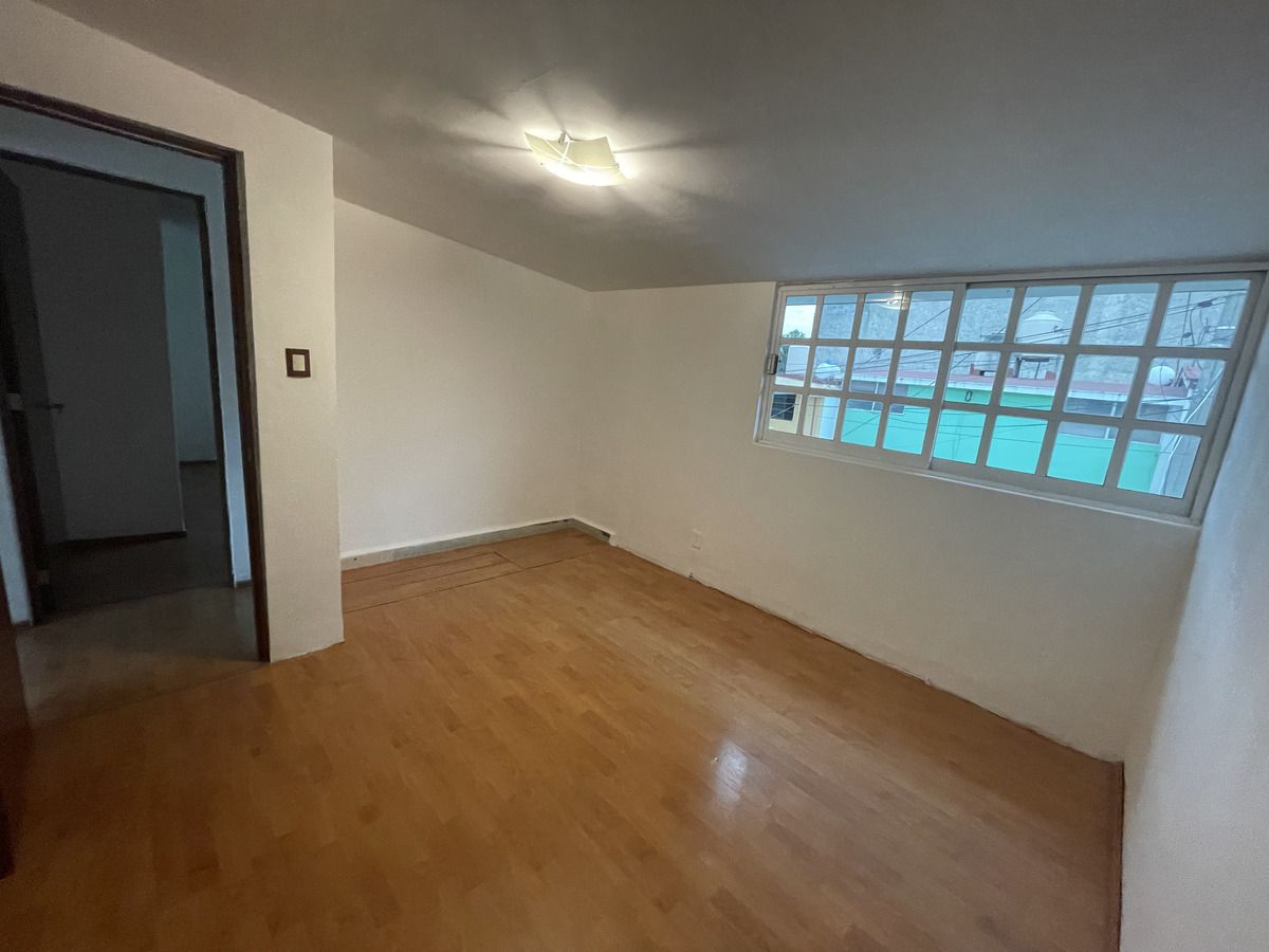 12 de 19: Habitación