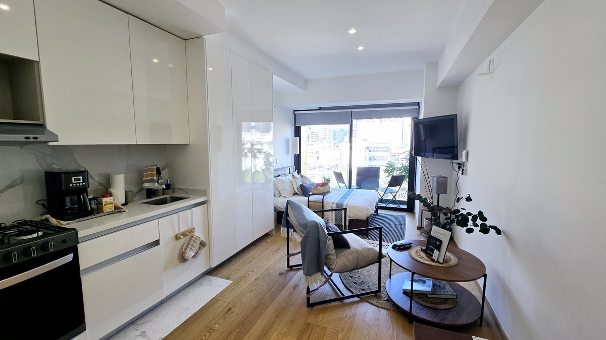 8 of 33: Version AMUEBLADA