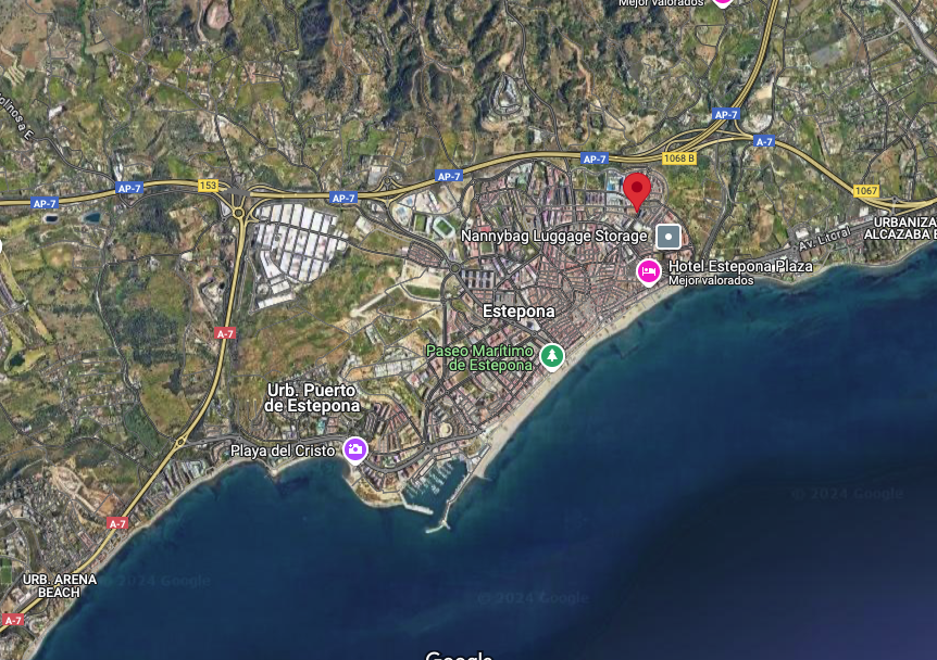 2 de 24: Ubicación a 500 metros de la playa